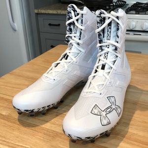 🔥Under Armour - Highlight Cleats Various Sizes🔥